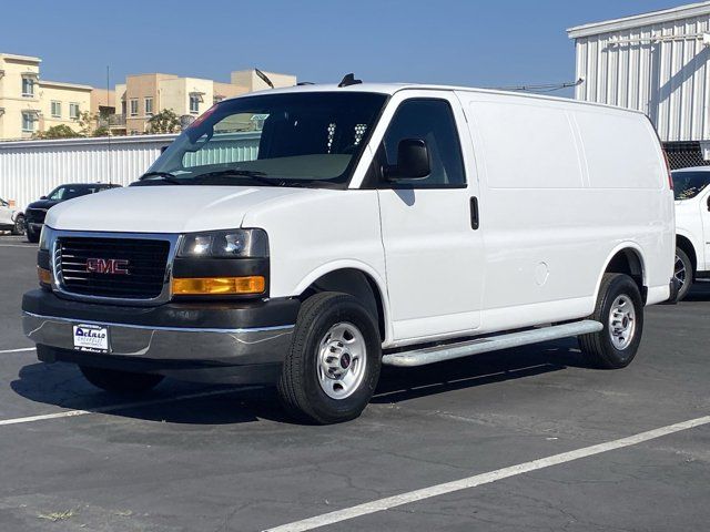 2024 GMC Savana Base