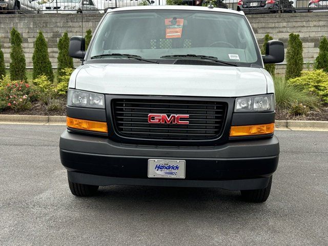 2024 GMC Savana Base