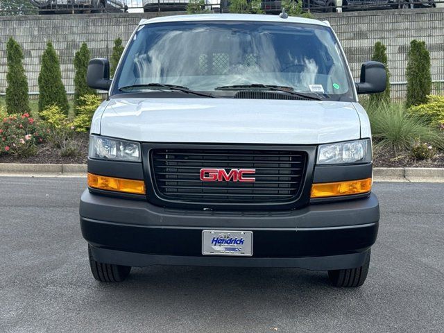 2024 GMC Savana Base