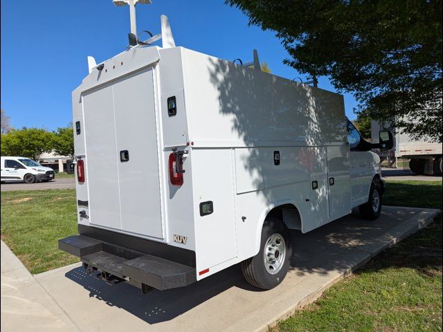 2024 GMC Savana Base