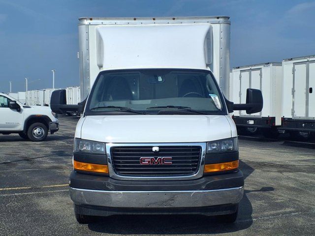 2024 GMC Savana Base