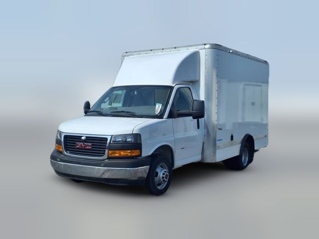 2024 GMC Savana Base