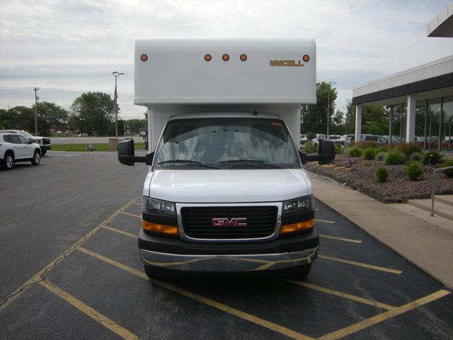 2024 GMC Savana Base