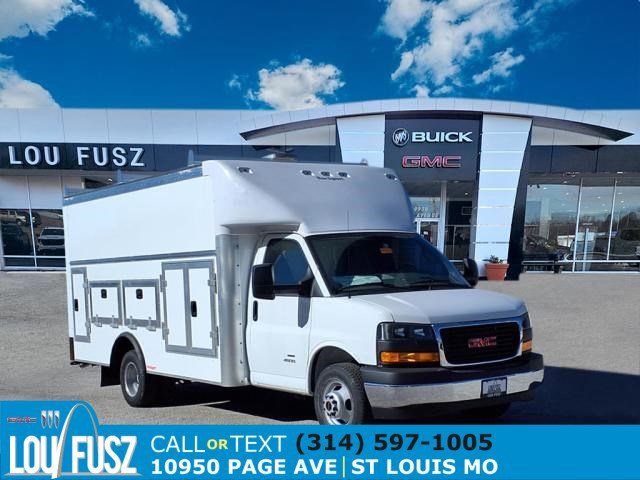 2024 GMC Savana Base