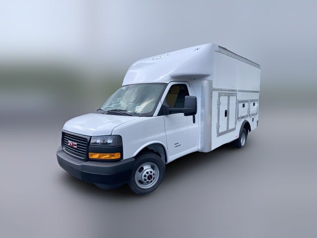 2024 GMC Savana Base