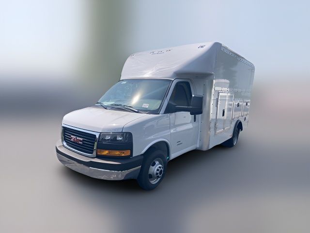 2024 GMC Savana Base