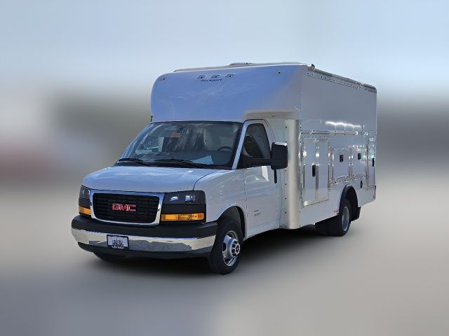 2024 GMC Savana Base