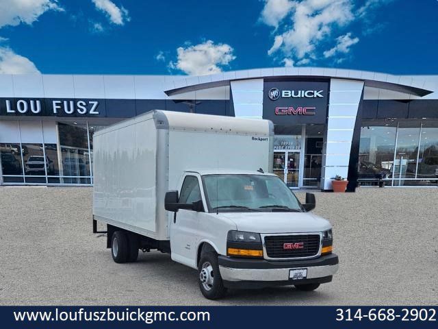 2024 GMC Savana Base