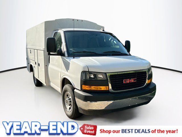 2024 GMC Savana Base