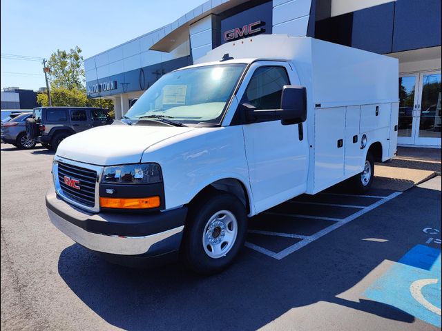 2024 GMC Savana Base