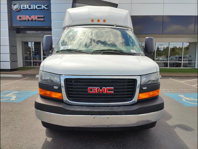 2024 GMC Savana Base