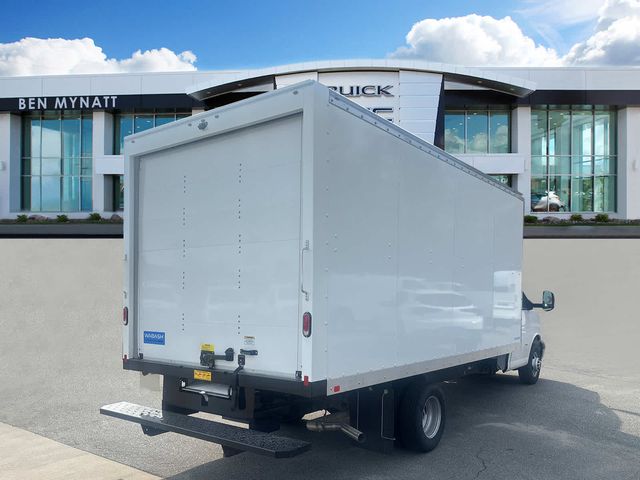 2024 GMC Savana Base