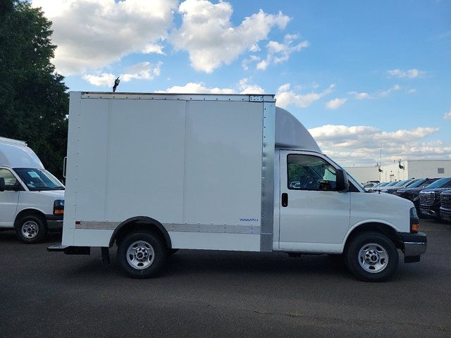 2024 GMC Savana Base