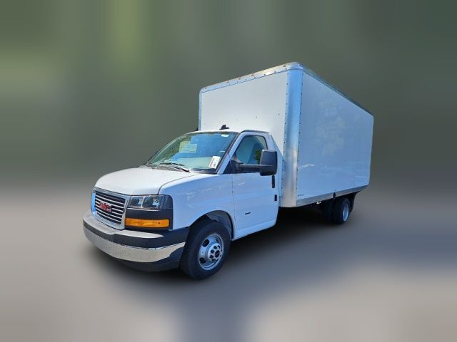 2024 GMC Savana Base