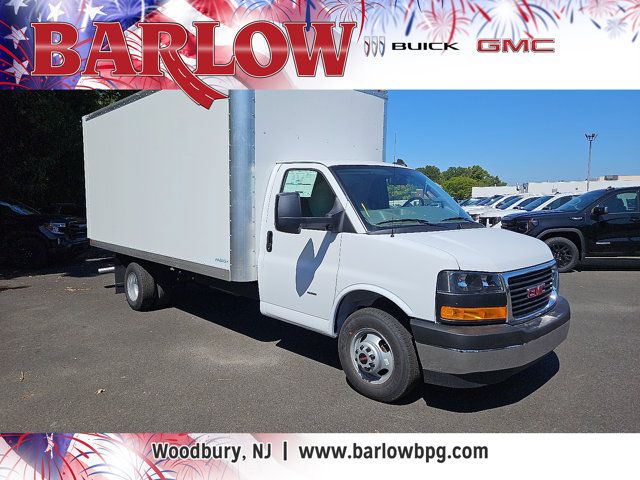 2024 GMC Savana Base