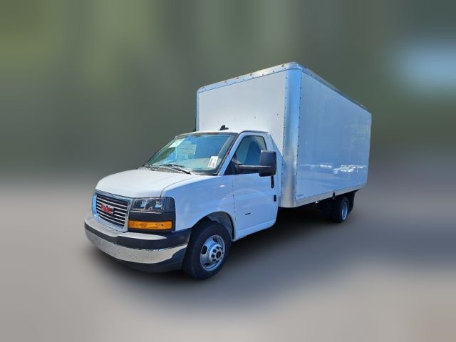 2024 GMC Savana Base
