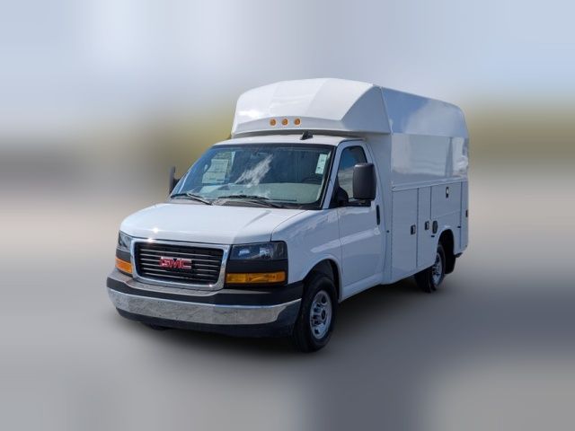 2024 GMC Savana Base
