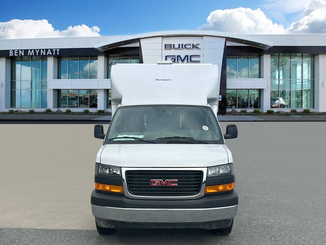 2024 GMC Savana Base