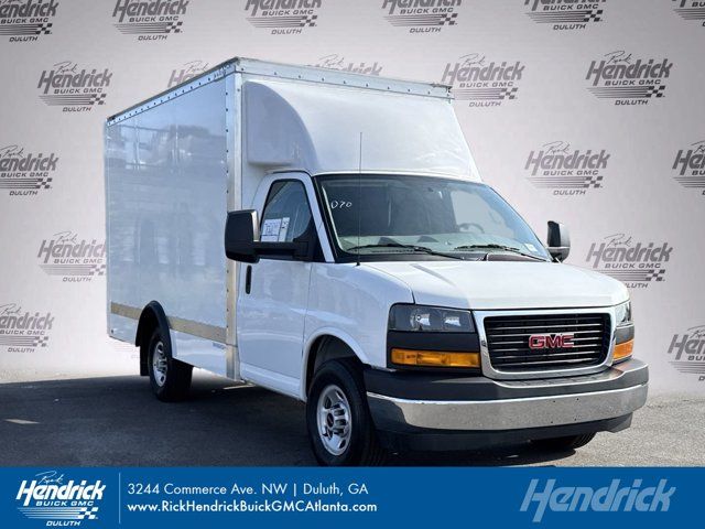 2024 GMC Savana Base