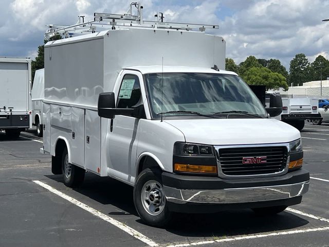 2024 GMC Savana Base