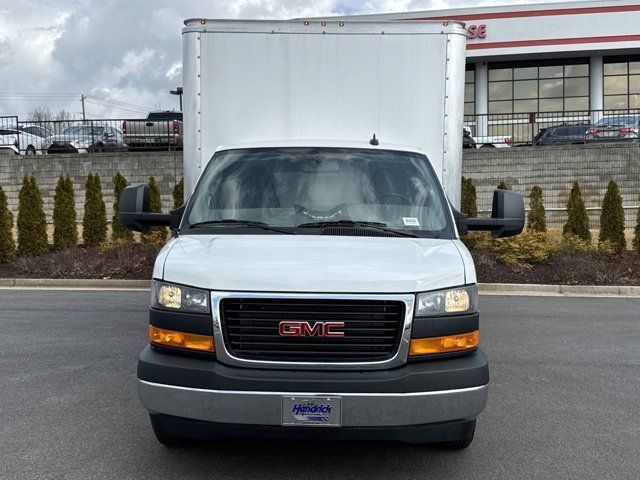 2024 GMC Savana Base