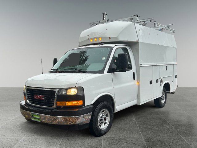 2024 GMC Savana Base