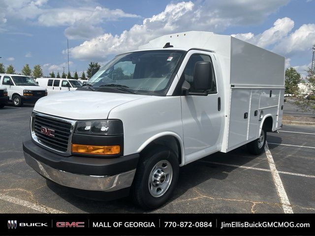 2024 GMC Savana Base