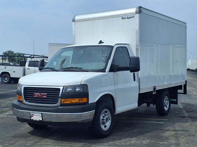 2024 GMC Savana Base