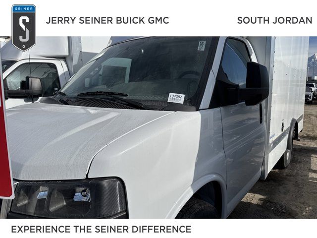 2024 GMC Savana Base