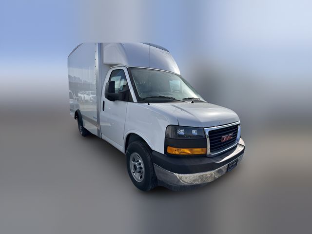 2024 GMC Savana Base