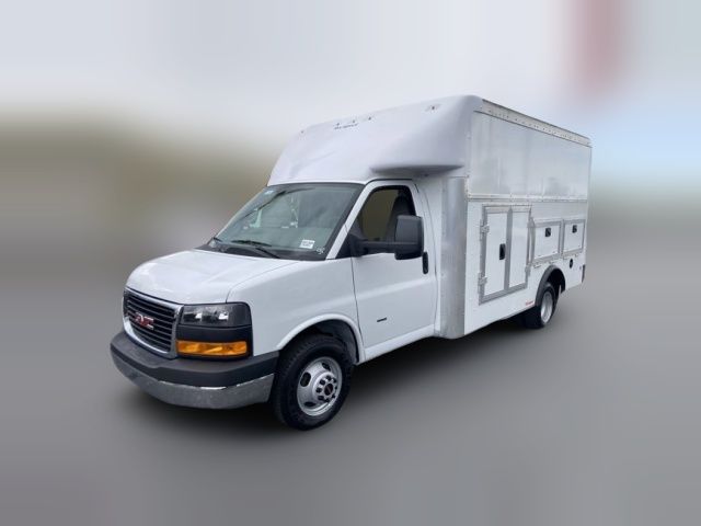 2024 GMC Savana Base