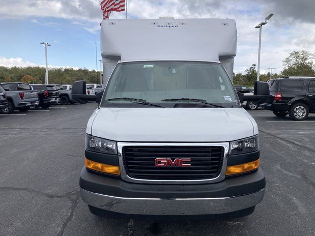 2024 GMC Savana Base