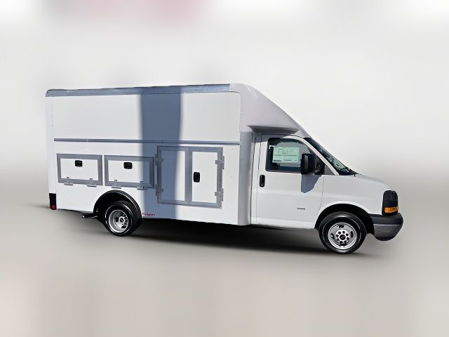 2024 GMC Savana Base