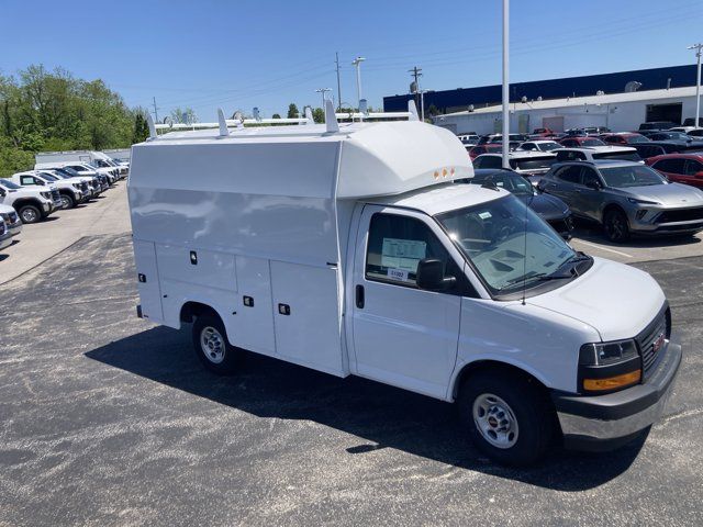 2024 GMC Savana Base