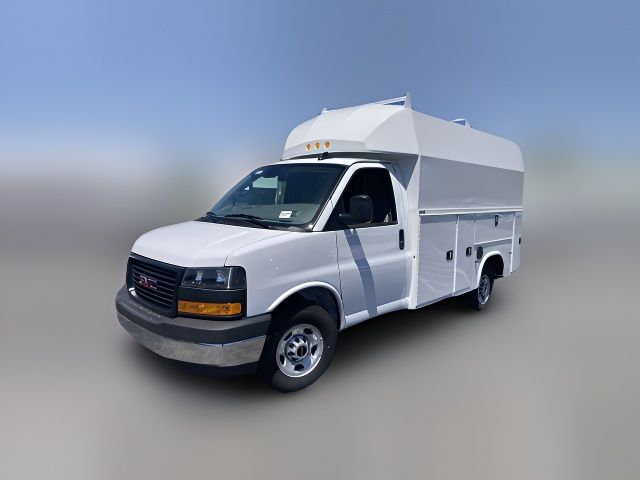 2024 GMC Savana Base