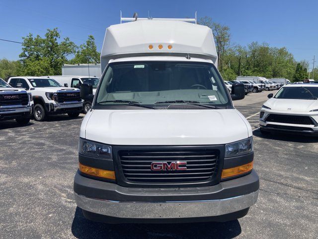2024 GMC Savana Base