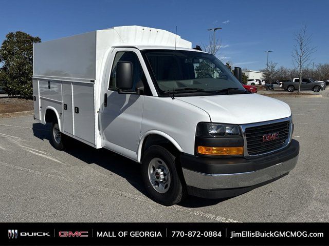 2024 GMC Savana Base