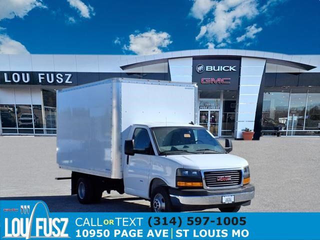 2024 GMC Savana Base