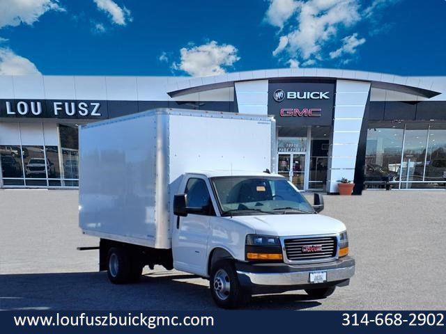 2024 GMC Savana Base