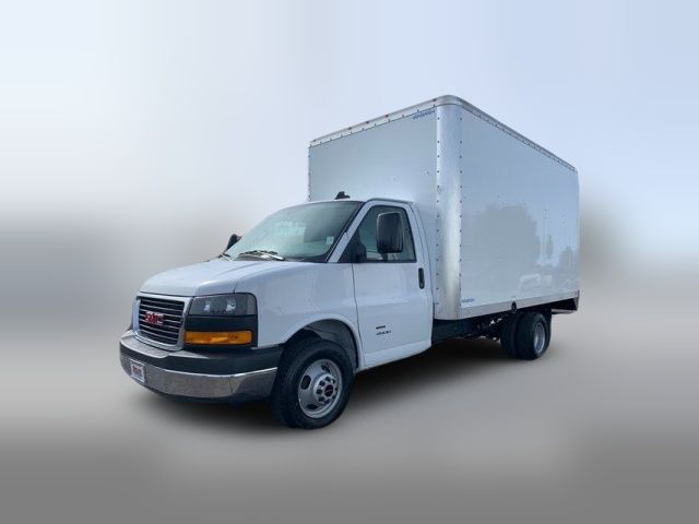 2024 GMC Savana Base