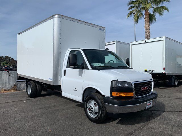2024 GMC Savana Base
