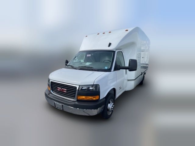 2024 GMC Savana Base