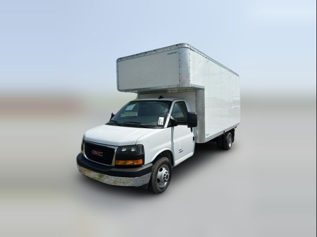 2024 GMC Savana Base