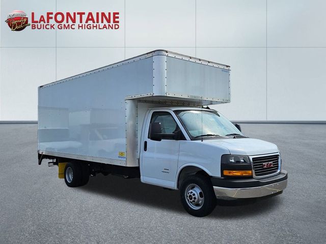 2024 GMC Savana Base