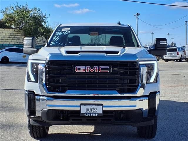 2024 GMC Sierra 2500HD Pro