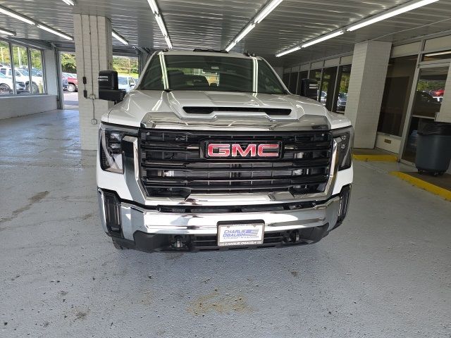 2024 GMC Sierra 2500HD Pro