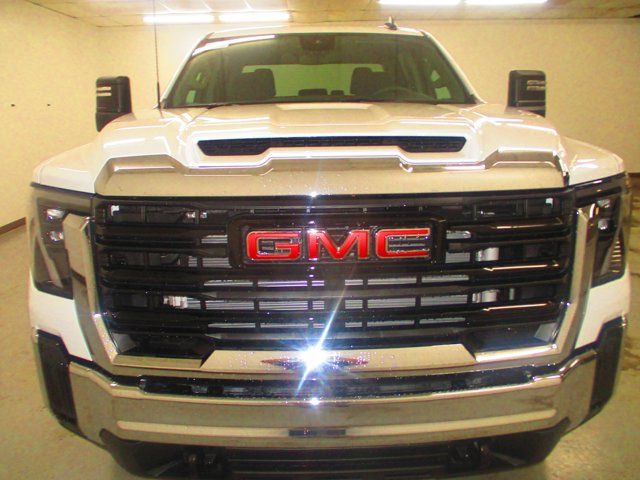 2024 GMC Sierra 2500HD Pro