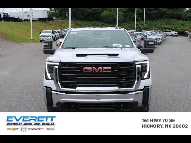 2024 GMC Sierra 2500HD Pro