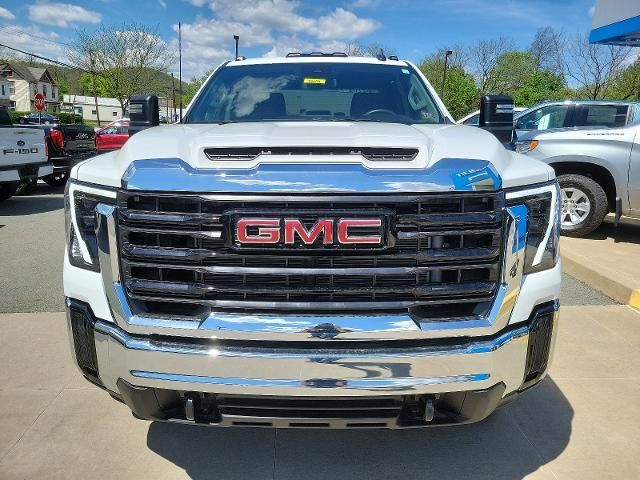 2024 GMC Sierra 2500HD Pro