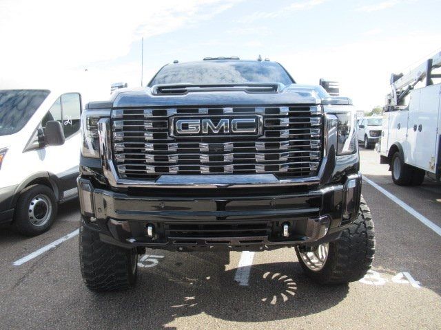 2024 GMC Sierra 3500HD Denali Ultimate